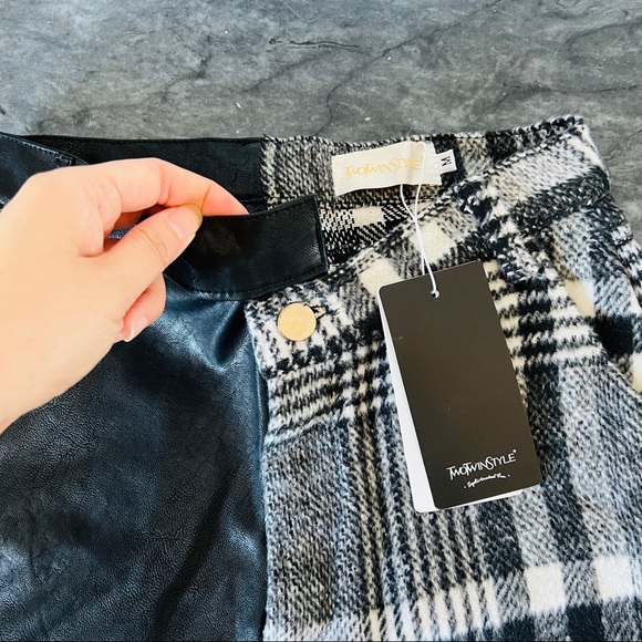 TWOTWINSTYLE Highwaist Asymmetrical Wool & PU pant - Picture 9 of 13